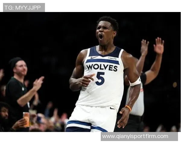 爱德华兹因伤病管理缺阵森林狼客战雄鹿场均289分5板的他将缺席比赛