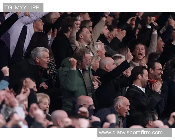 曼联冬窗前将与梅努齐尔克泽进行重要谈判探讨转会事宜